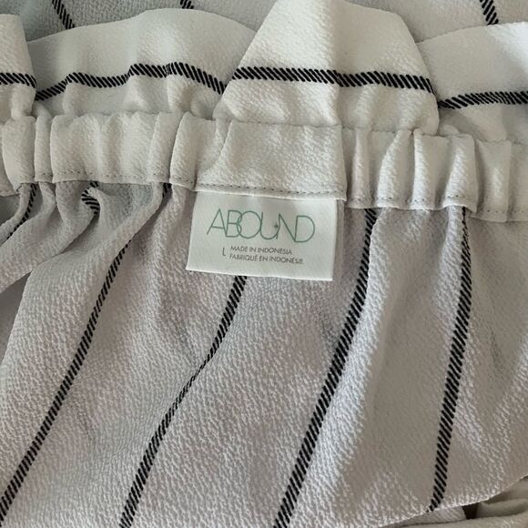 Abound white with black stripes off shoulder top with bell sleeves size L - Picture 6 of 6